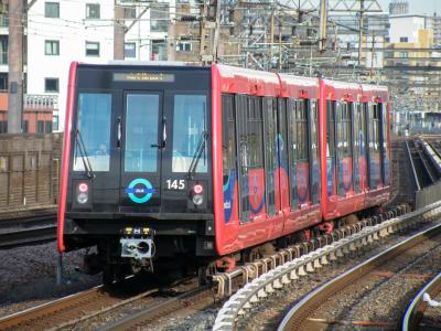 DLR 145 at Shadwell. &copy; llamafish