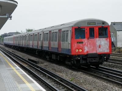 LU5050 at Dollis Hill. &copy; llamafish