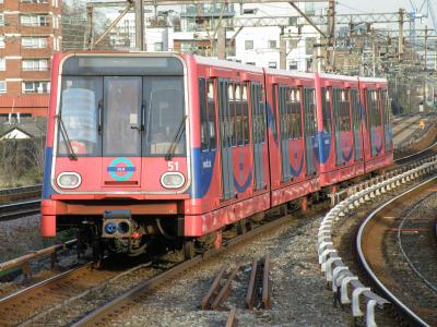 DLR 51 at Shadwell. &copy; llamafish