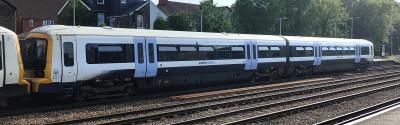466040 at Tonbridge. &copy; Geoff