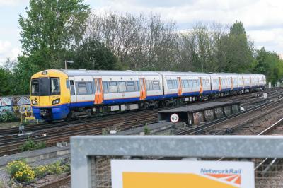 378215 at Clapham Junction. &copy; llamafish