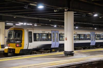 465029 at London Victoria. &copy; Zain