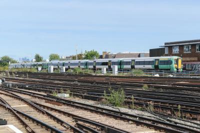 377210 at Clapham Junction. &copy; llamafish
