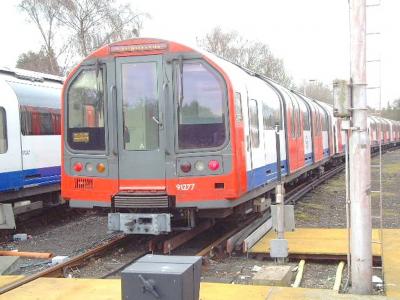LU91277 at Loughton (LU). &copy; Byron5574