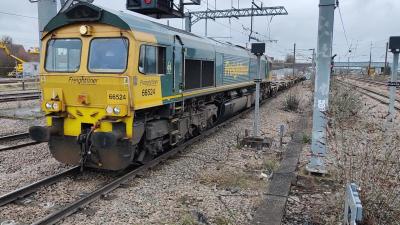 66524 at Peterborough. &copy; Geoff