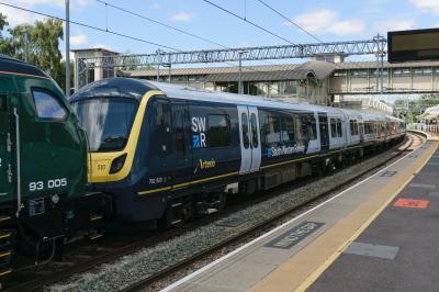 701510 at Kettering. &copy; llamafish