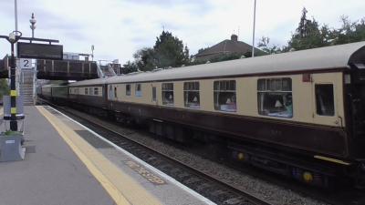 325 coach at Parson Street. &copy; JM-Freightliner