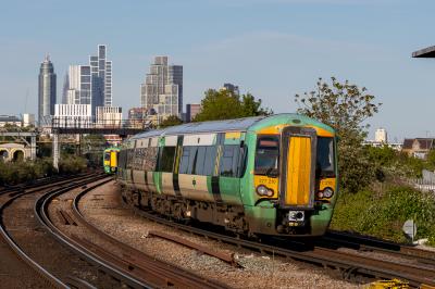 photo of 377210 at Clapham Junction