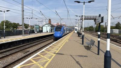 803002 at Newark North Gate. &copy; Luivery