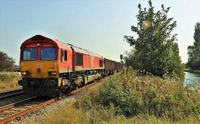 66009 at Godnow Signal Box, Crowle. &copy; stevexos