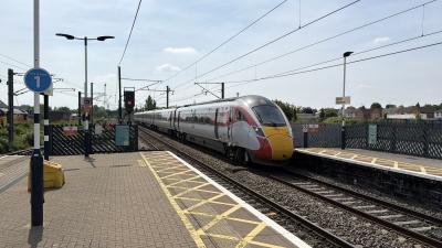 800209 at Newark North Gate. &copy; Luivery