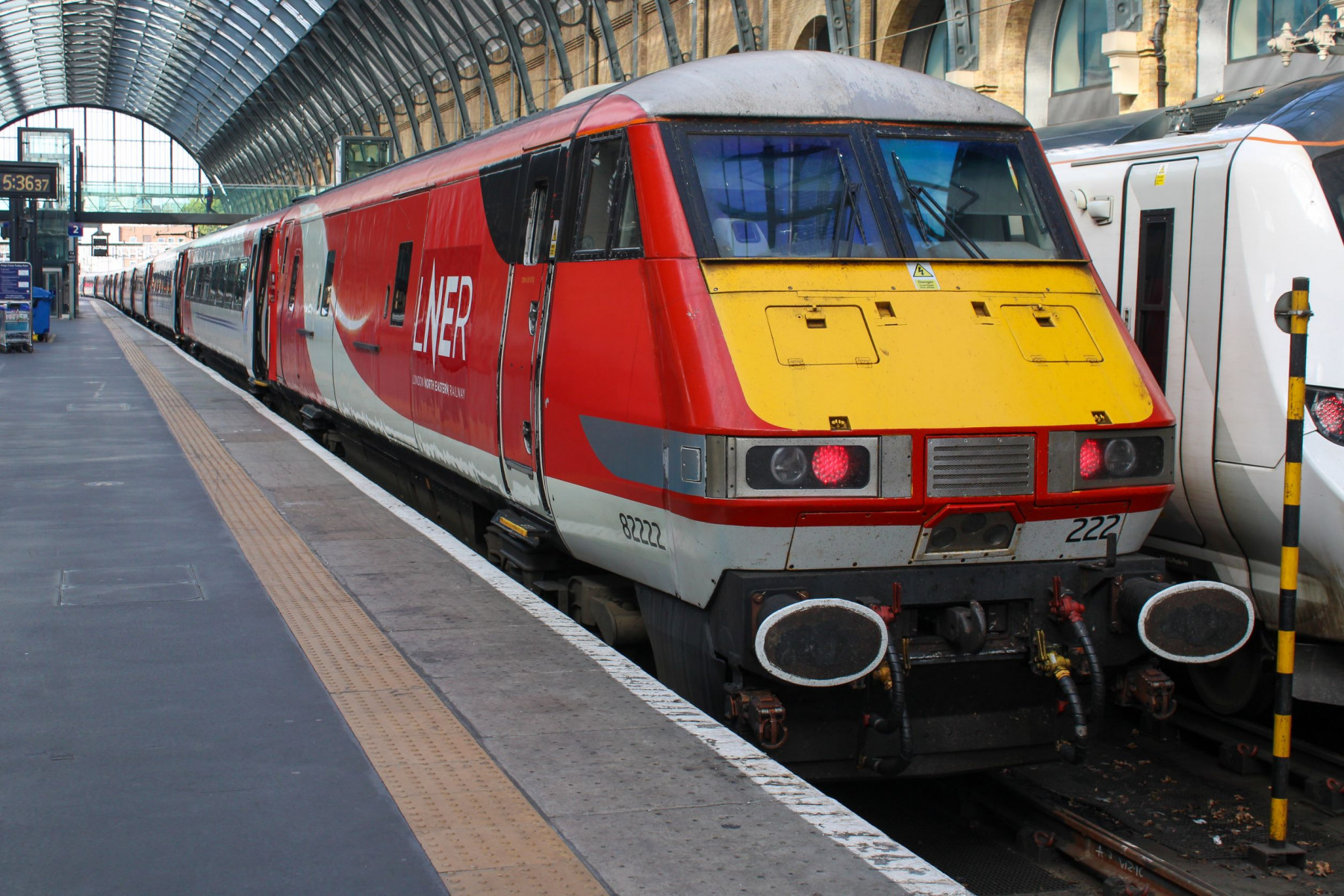 Photo of 82222 at London Kings Cross — trainlogger