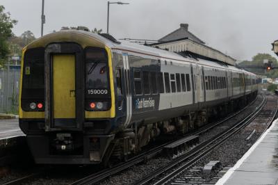 159009 at Basingstoke. &copy; Harry Bennellick