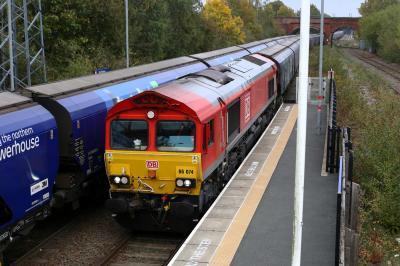 66074 at Knottingley. &copy; stevexos