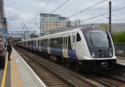 345043 at West Ealing. &copy; AJax