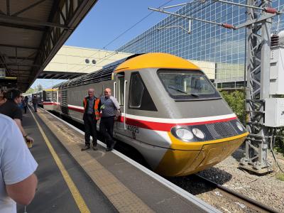 43025 at Milton Keynes Central. &copy; Luivery