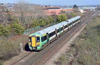 377211 at Farlington Junction. &copy; Bestieboy