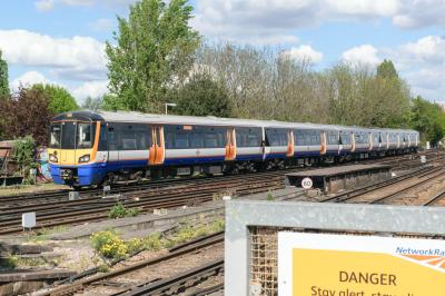 378211 at Clapham Junction. &copy; llamafish