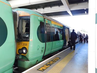 377208 at East Croydon. &copy; Trainman5862