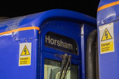 5712 at Chessington South. &copy; Zain