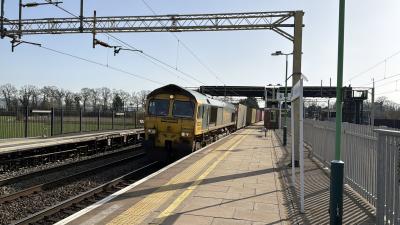 66505 at Cheddington. &copy; Luivery