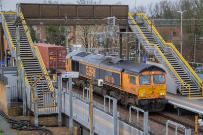 66310 at Rainham (Essex). &copy; Zain