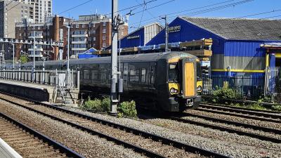 photo of 387156 at Acton Main Line