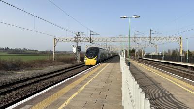 390002 at Cheddington. &copy; Luivery
