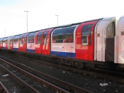 LU92062 at Loughton (LU). &copy; Byron5574