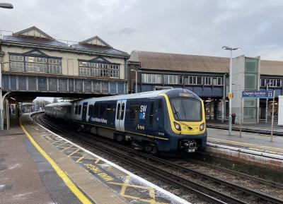 701018 at Clapham Junction. &copy; Pistolpete008