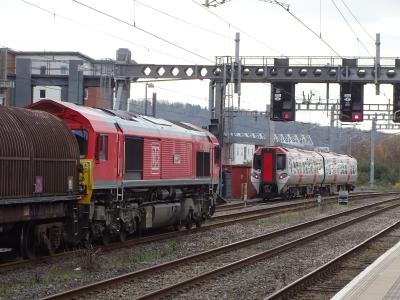 66175,197009 at Cardiff Central. &copy; Western Campaigner