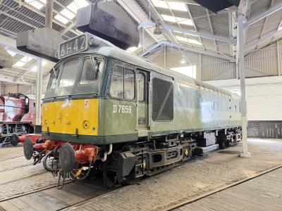 D7659 at Barrow Hill. &copy; Luivery