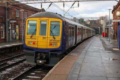 319385 at Edge Hill. &copy; South Coast Trainspotter