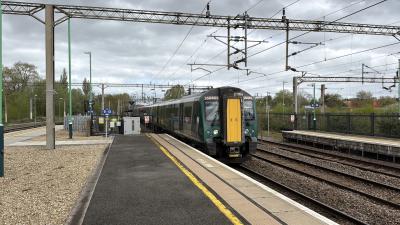 350402 at Northampton. &copy; Luivery