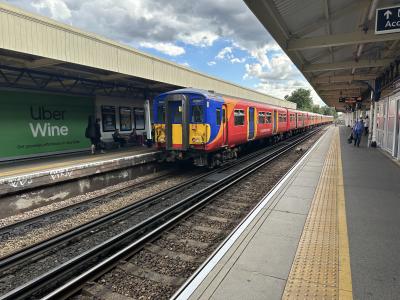 5720 at Earlsfield. &copy; Cookey84