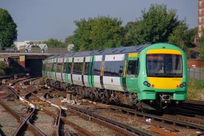 171401 at East Croydon. &copy; Shotts