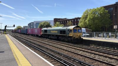 66511 at Eastleigh. &copy; Luivery