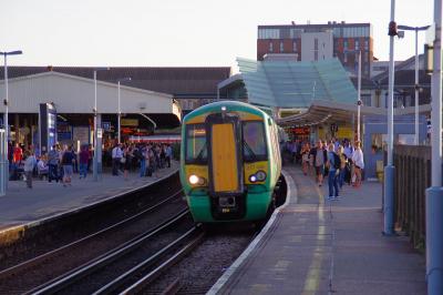 377449 at Clapham Junction. &copy; Shotts