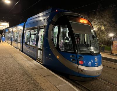 MM 28 at Wednesbury Parkway (West Midlands Metro). &copy; BigKev