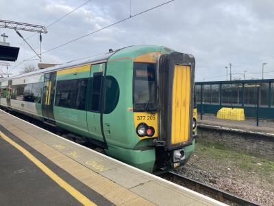 377205 at Watford Junction. &copy; al66class59