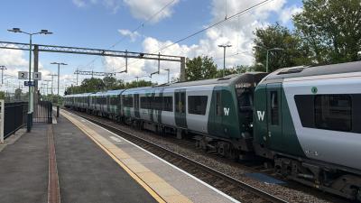 350409 at Wolverton. &copy; Luivery