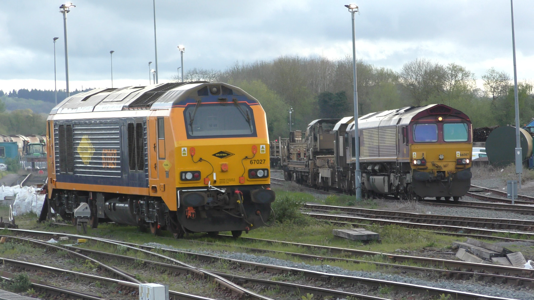 Photo of 67027 and 66087 at Westbury Yard — trainlogger