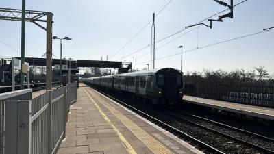 730233 at Cheddington. &copy; Luivery