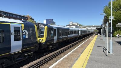 444028 at Eastleigh. &copy; Luivery