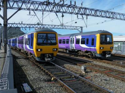 323239,323237 at Manchester Piccadilly. &copy; llamafish