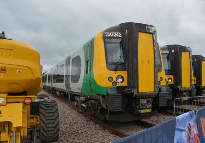 350242 at Long Marston. &copy; AJax