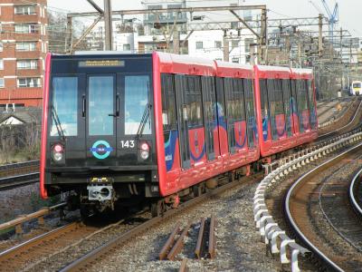 DLR 143 at Shadwell. &copy; llamafish