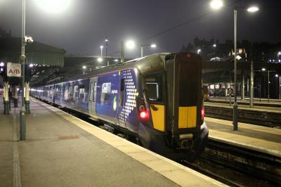 photo of 385106 at Edinburgh Waverley