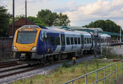 195021 at Chesterfield. &copy; South Coast Trainspotter