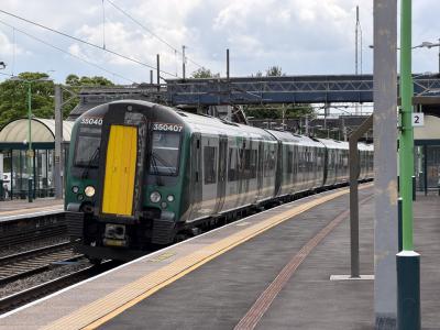 350407 at Wolverton. &copy; Luivery
